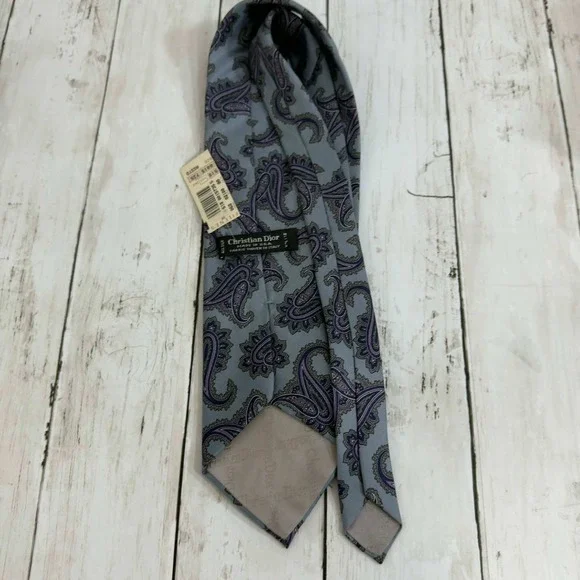 Christian Dior Men's NWT Vintage Italian Silk Paisley Tie Gray Purple USA Made - Picture 4 of 4